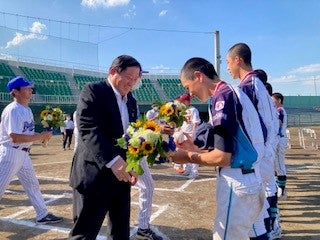 閉会式の様子(ブーケの贈呈)