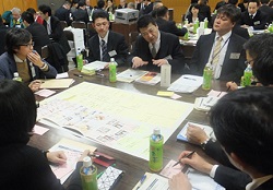 （参加者による対話の様子）