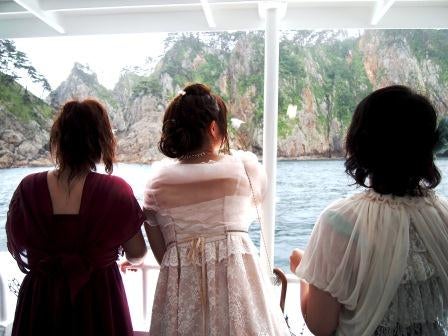 断崖の景勝で知られる「北山崎（きたやまざき）」を海から眺めるのが恒例行事